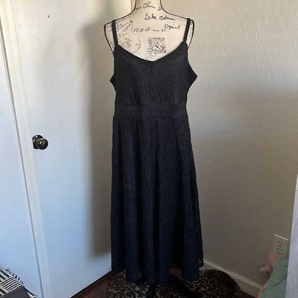 Torrid Black Geo Lace Midi Dress Pockets Contemporary Feminine Event Party - Picture 3 of 15